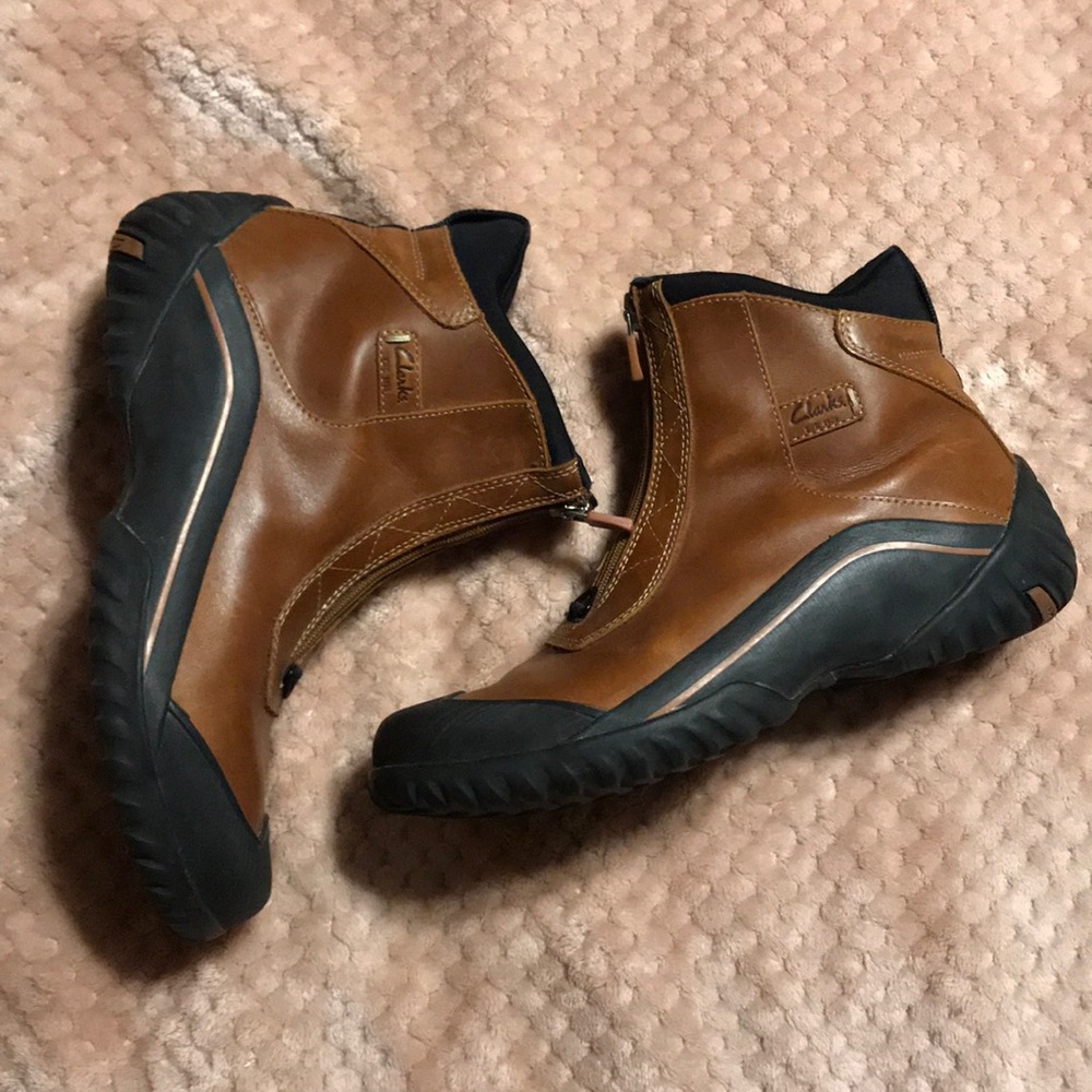 Clark’s Muckers Waterproof Hiking Boots. Size 6